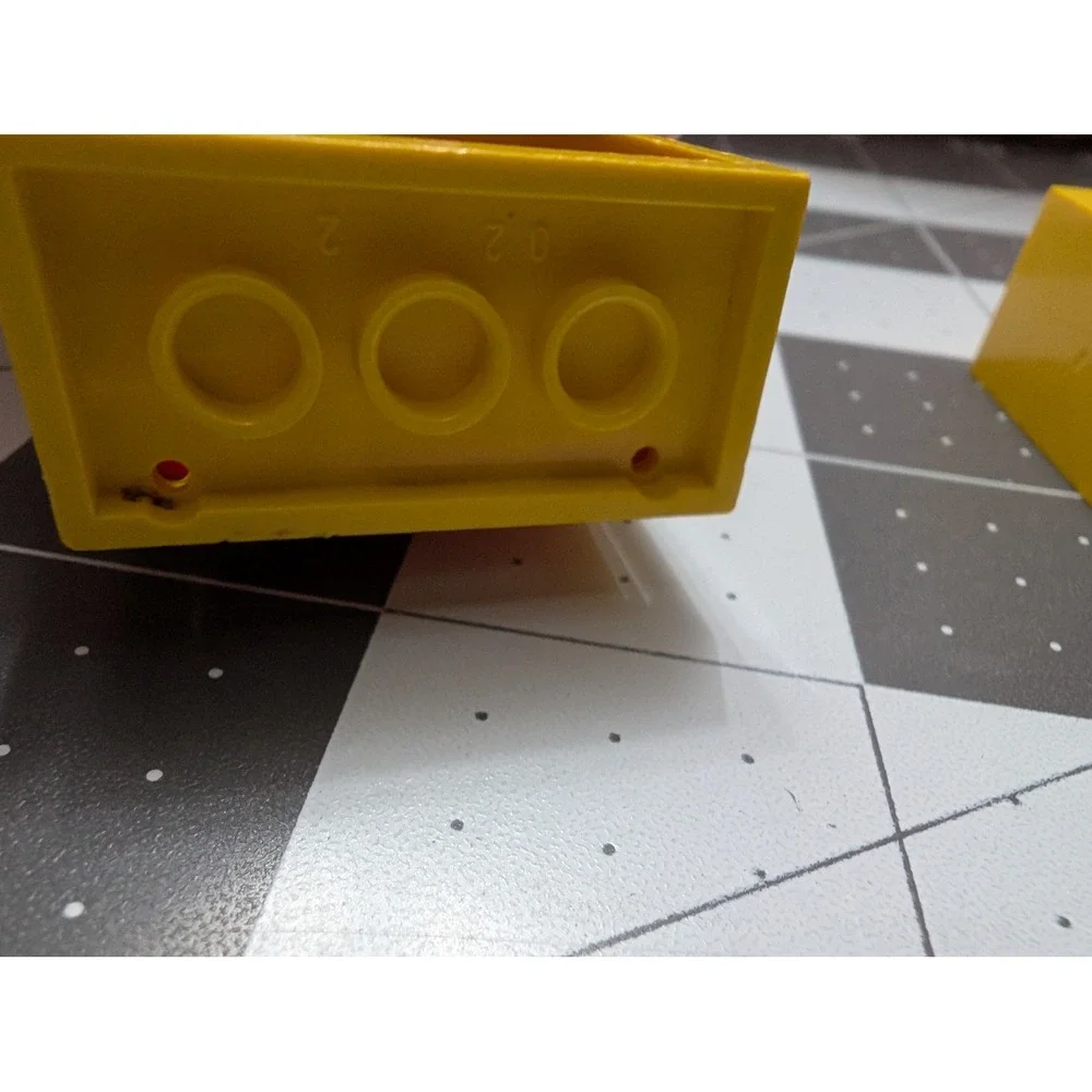 Lego‎ Branded Window & Door lot two yellow red replacement part